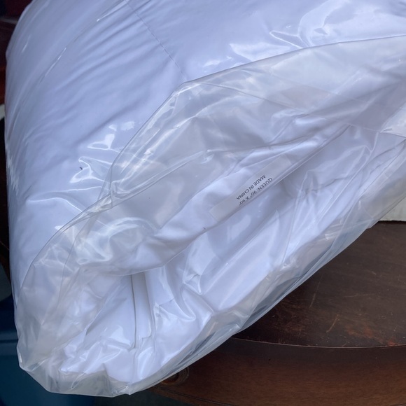 Comforter Swift Home down alternative Queen NEW - Picture 5 of 6